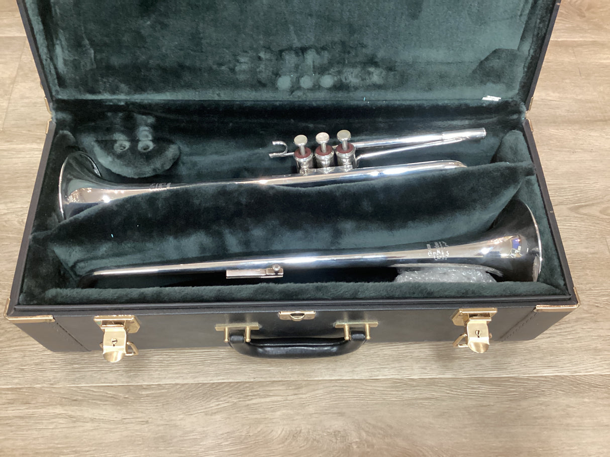 Pre Owned Yamaha Custom Eb/D Trumpet YTR9610S.