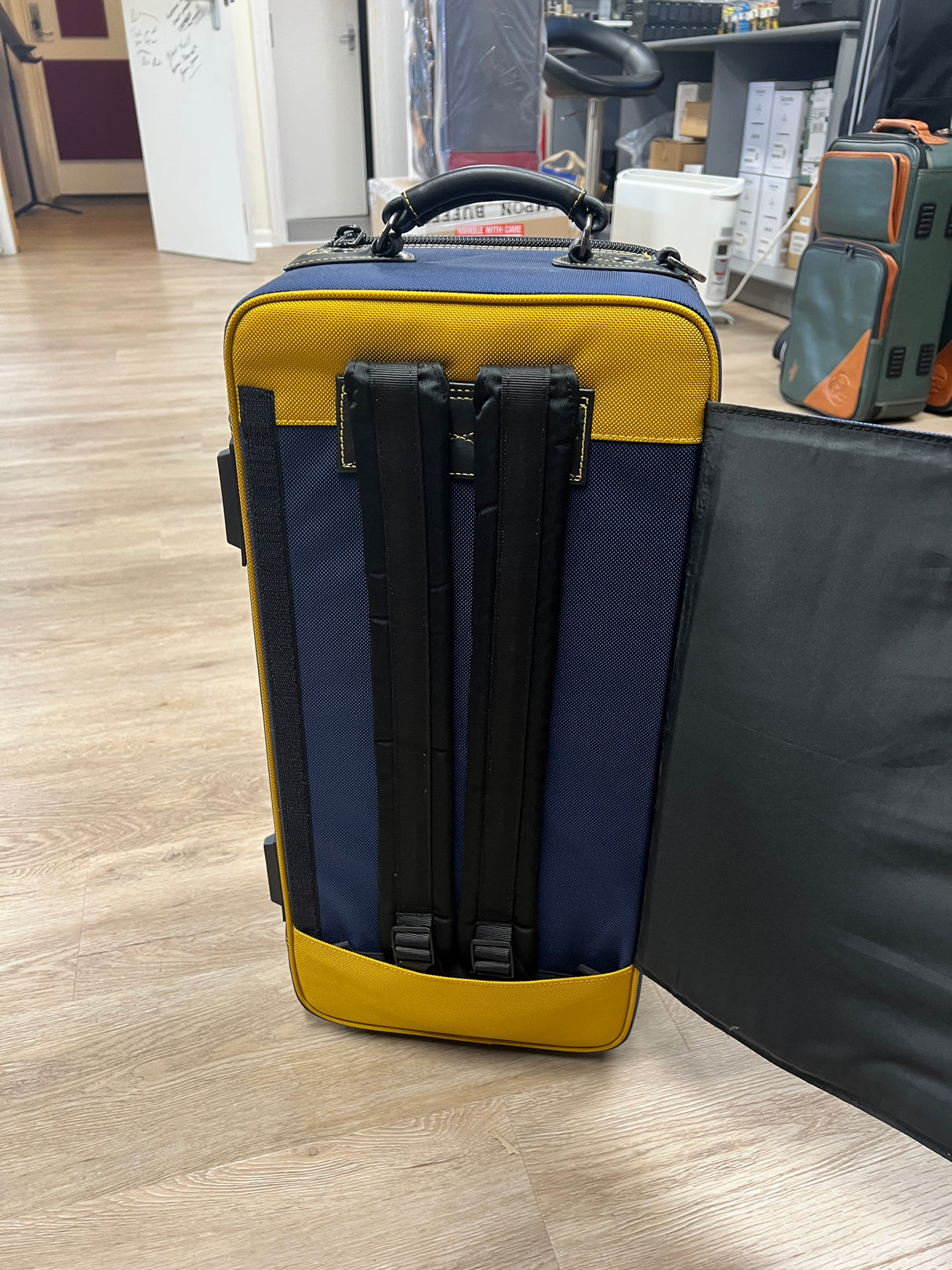 Gard Fibreglass Double Trumpet Case - Synthetic