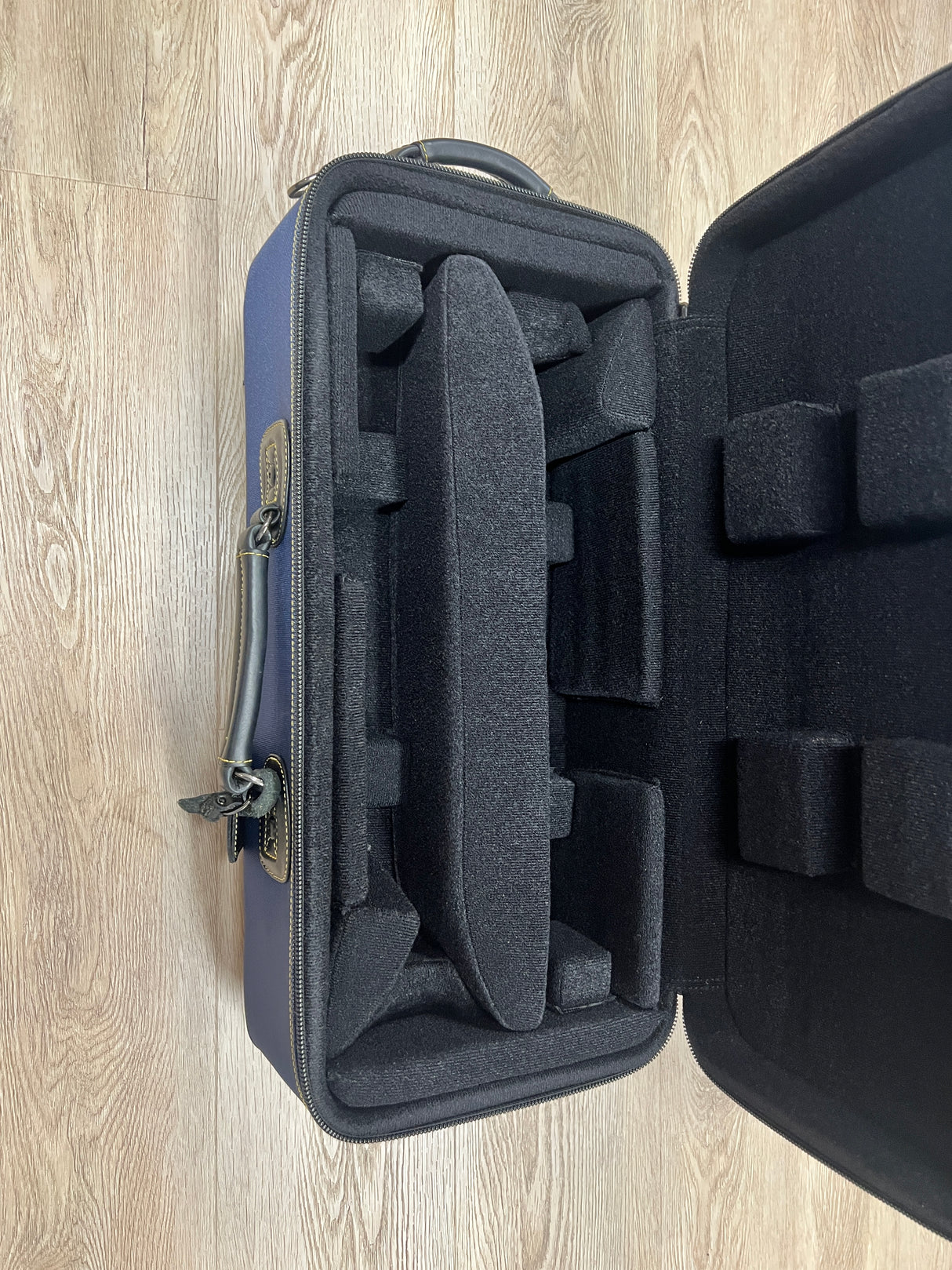 Gard Fibreglass Double Trumpet Case - Synthetic